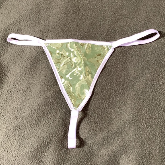 New beautiful bustier w/ matching thong. Approx. 13.5, expands approx. 4 in. - Picture 8 of 10